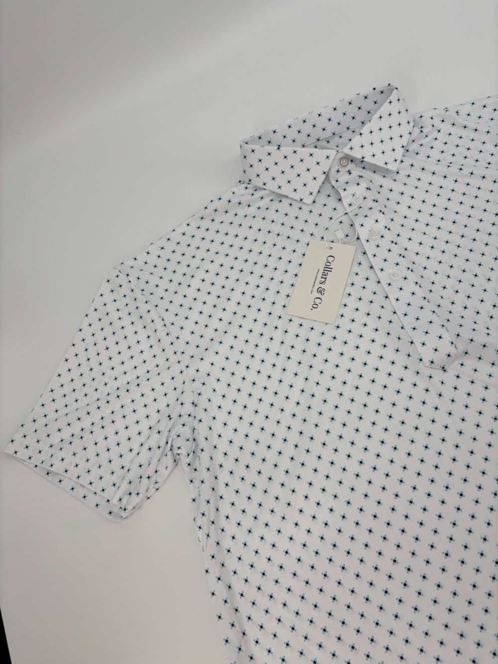 NWT Collars & Co. Men’s Large Dress Collar Polo Shirt White Blue Diamond Pattern